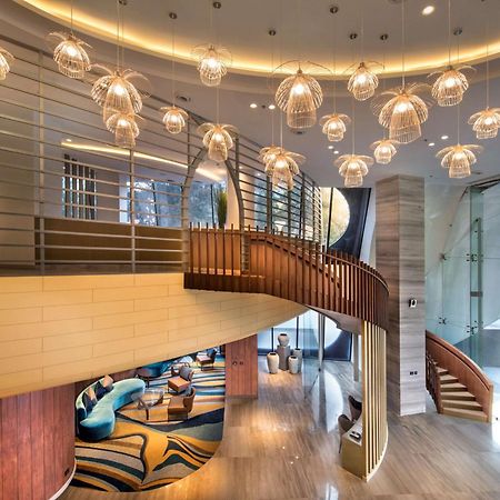 Doubletree By Hilton Ahmedabad Hotel Екстериор снимка