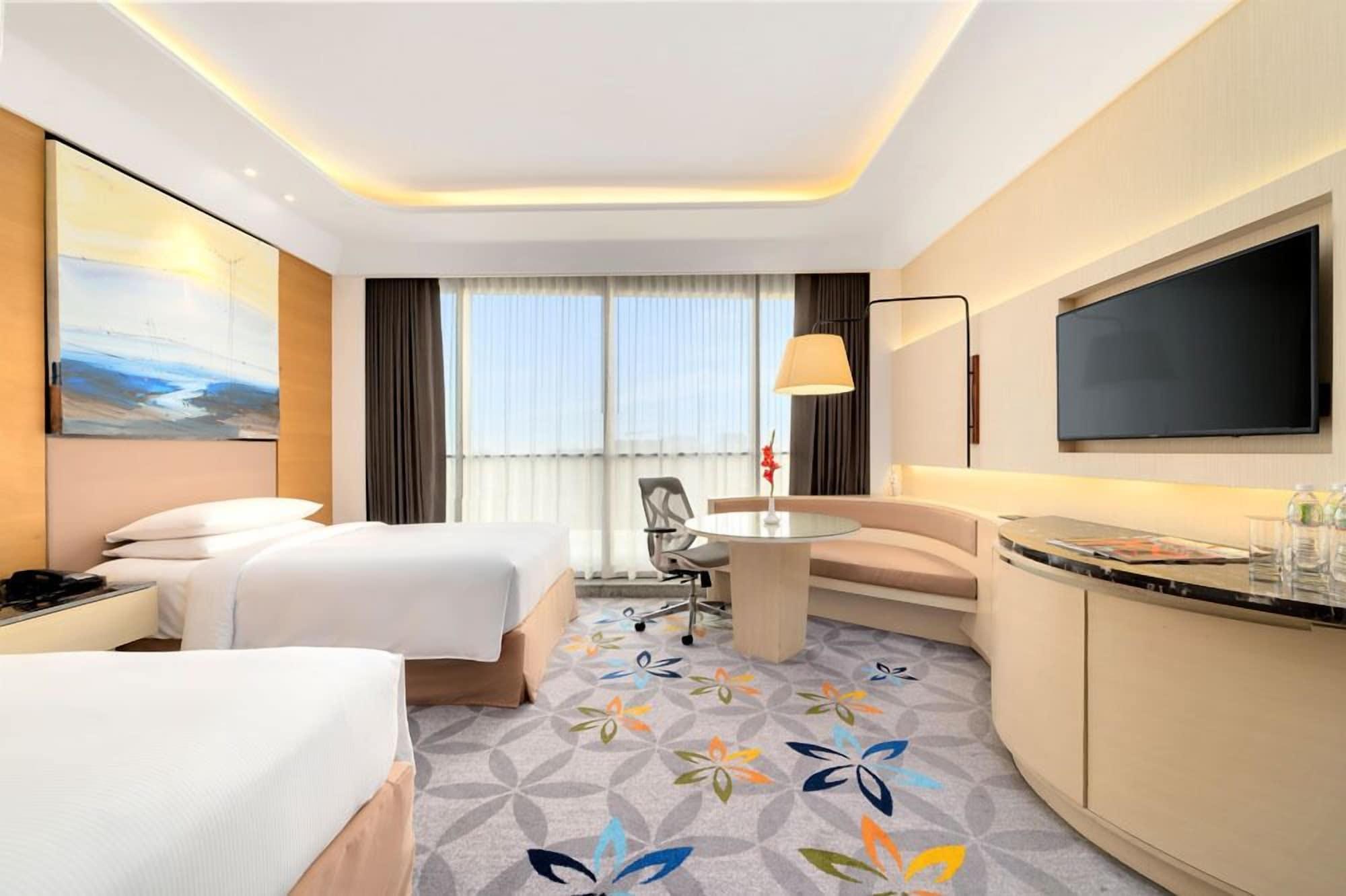 Doubletree By Hilton Ahmedabad Hotel Екстериор снимка