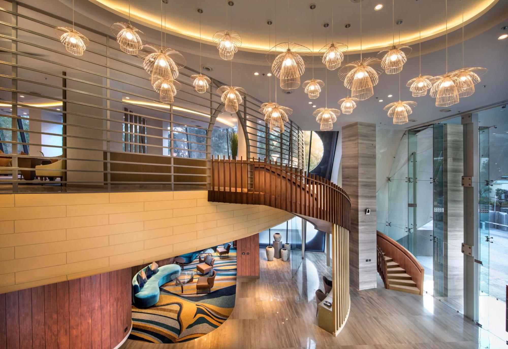 Doubletree By Hilton Ahmedabad Hotel Екстериор снимка